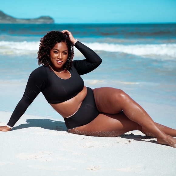 REVERSIBLE SUSTAINABLE LONG SLEEVE BIKINI BLACK & TAN - Picture 3 of 9